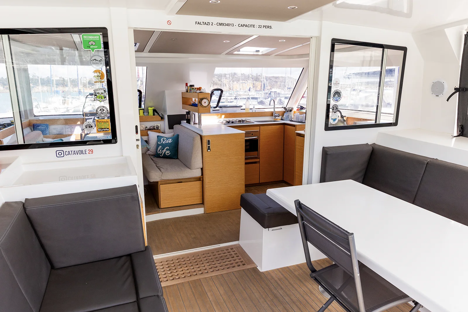 Interieur catamaran Catavoile 29 - Balade en mer en Presqu'île de Crozon