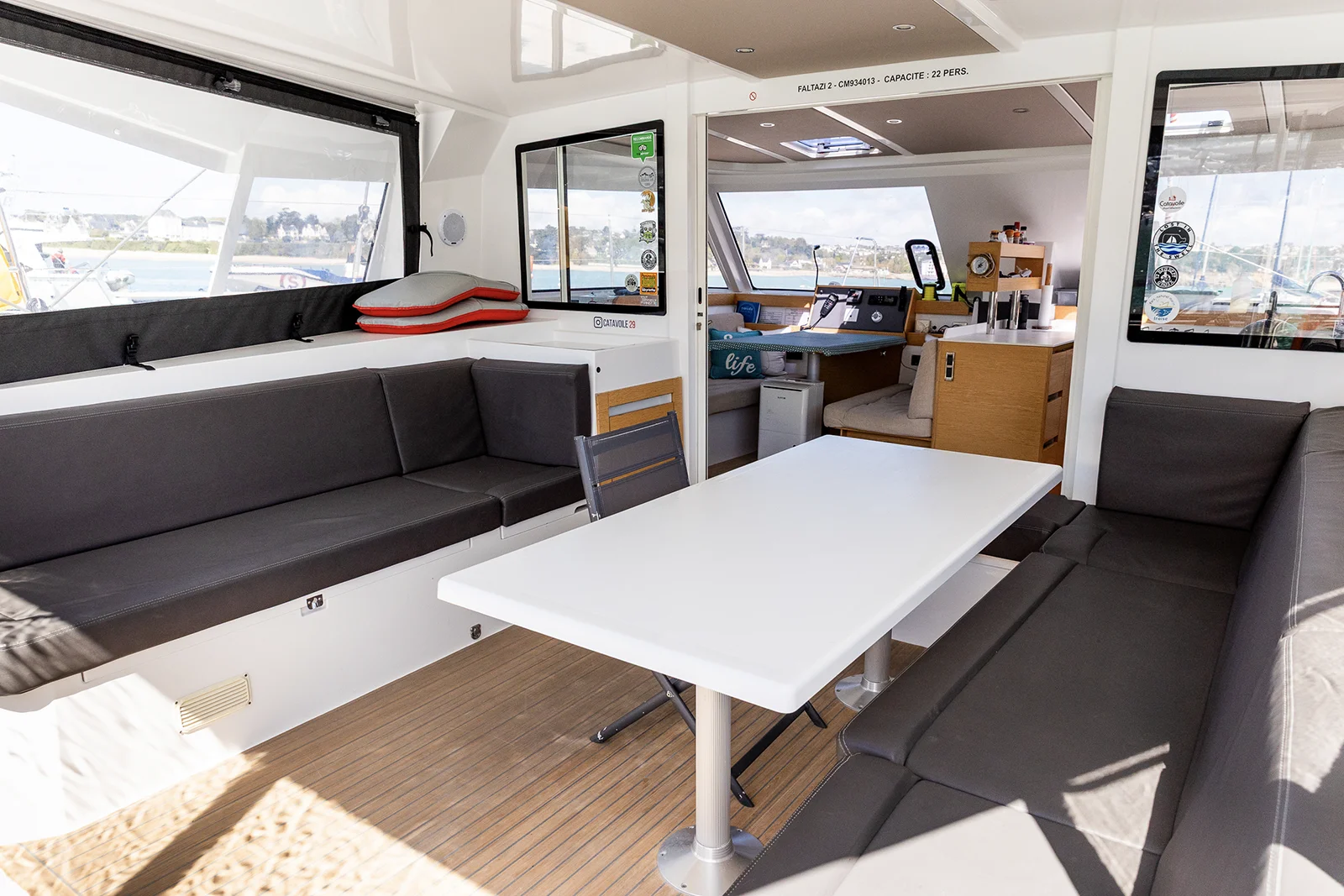 Interieur catamaran Catavoile 29 - Balade en mer en Presqu'île de Crozon